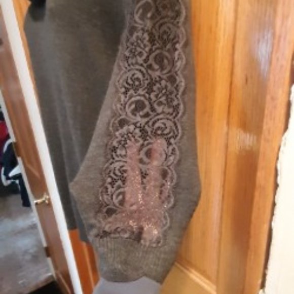 Gray Sweater - Picture 7 of 8